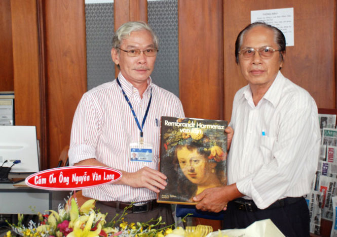 Lễ tặng sách mỹ thuật